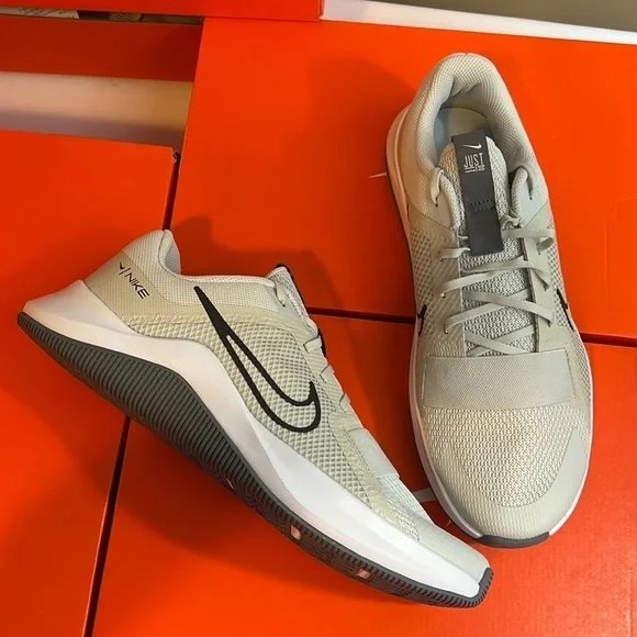 Nike Men's MC Trainer 2 Photon Dust Training Shoes